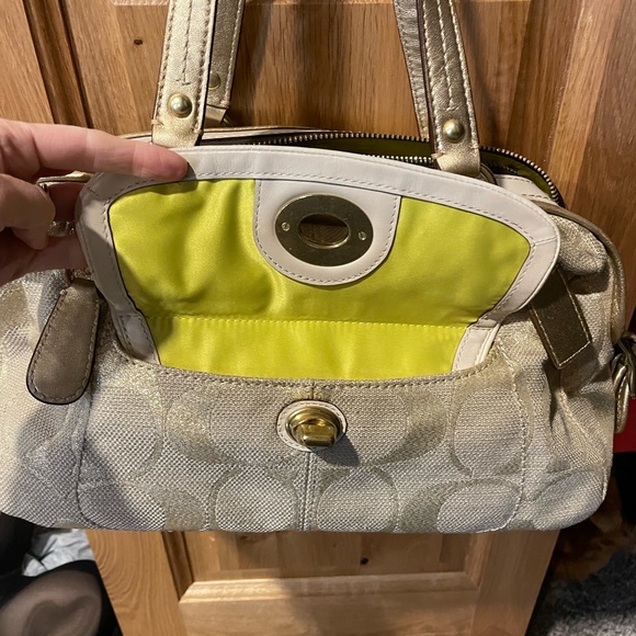 Gold Coach bag - Picture 3 of 4